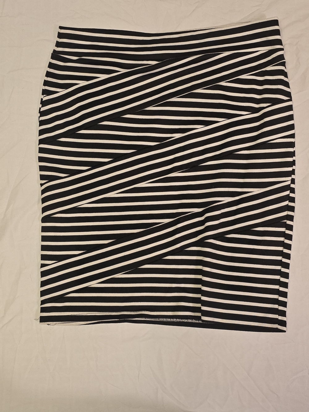 Dots Black and White Diagonal Stripe Pencil Skirt